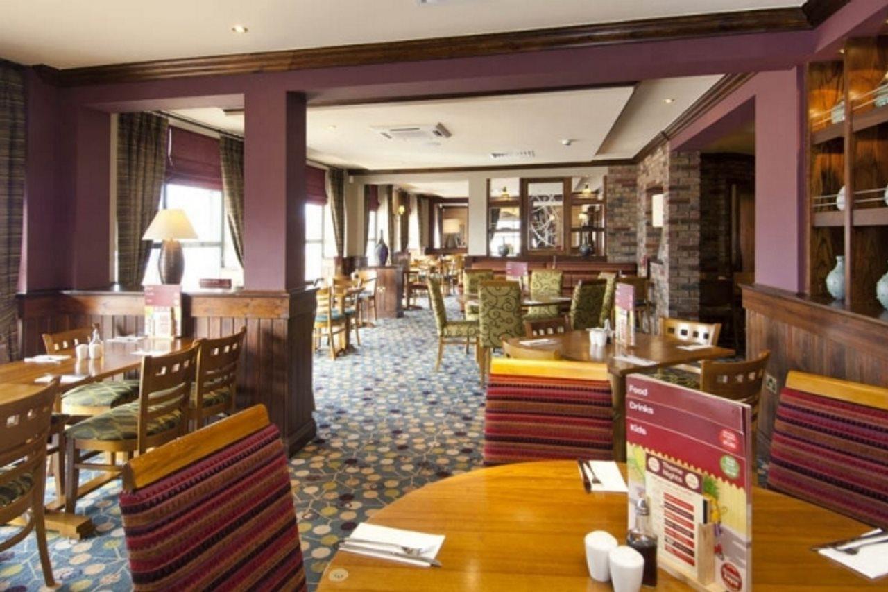 Premier Inn Хейл Екстериор снимка